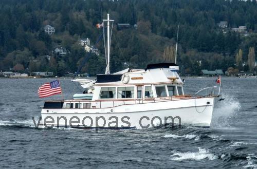 Tekniset tiedot ja arvostelut